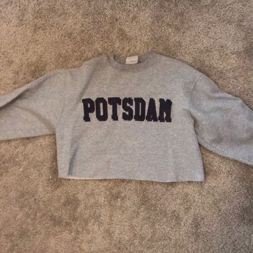 Cropped crew neck